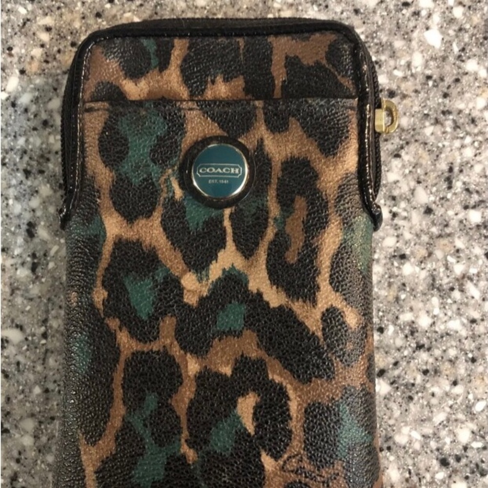 Two Coach wristlets - Picture 3 of 3